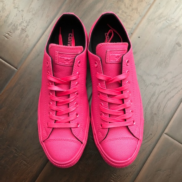 Converse Shoes - Converse All Star Shoe in Hot pink . (Unisex) NWOT